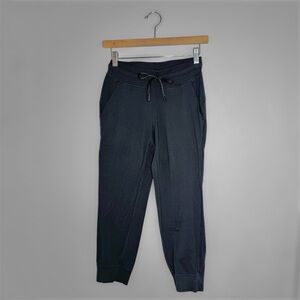 Lululemon Athletica Black Ankle Pants Woman’s Size 4